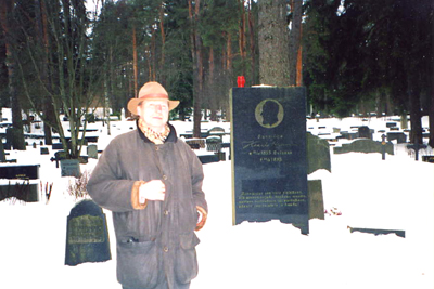 [Kaarlo Kramsun (1855 - 1895) hauta Kuopiossa]