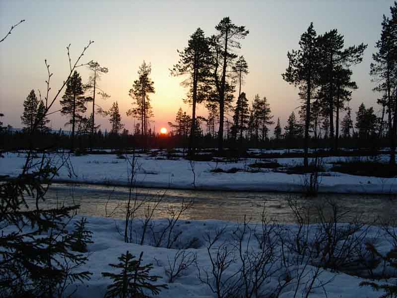 [Auringonlasku Pallastuntureilla]